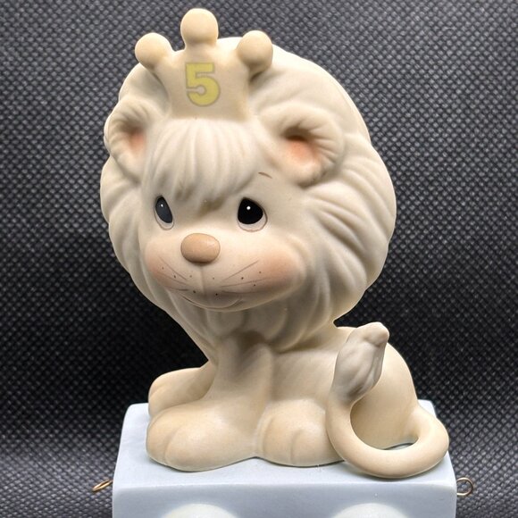Vintage Precious Moments Birthday Train Series Lion Age 5 with Original Box - Picture 2 of 7